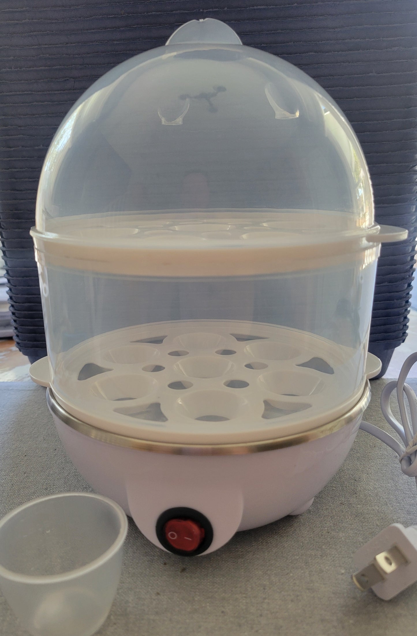 ELECTRIC EGG COOKER, 7-14 EGGS AT ONE TIME